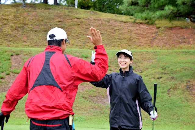 雨の日の仕事帰りでも即練習！6月の梅雨こそ本厚木駅チカのインドアゴルフで差をつける